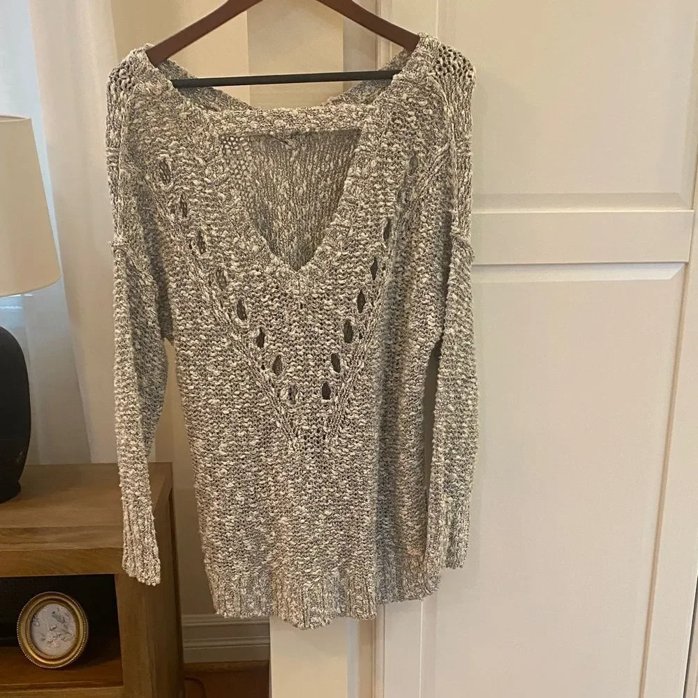 Hollister Marled Gray V-Neck Sweater